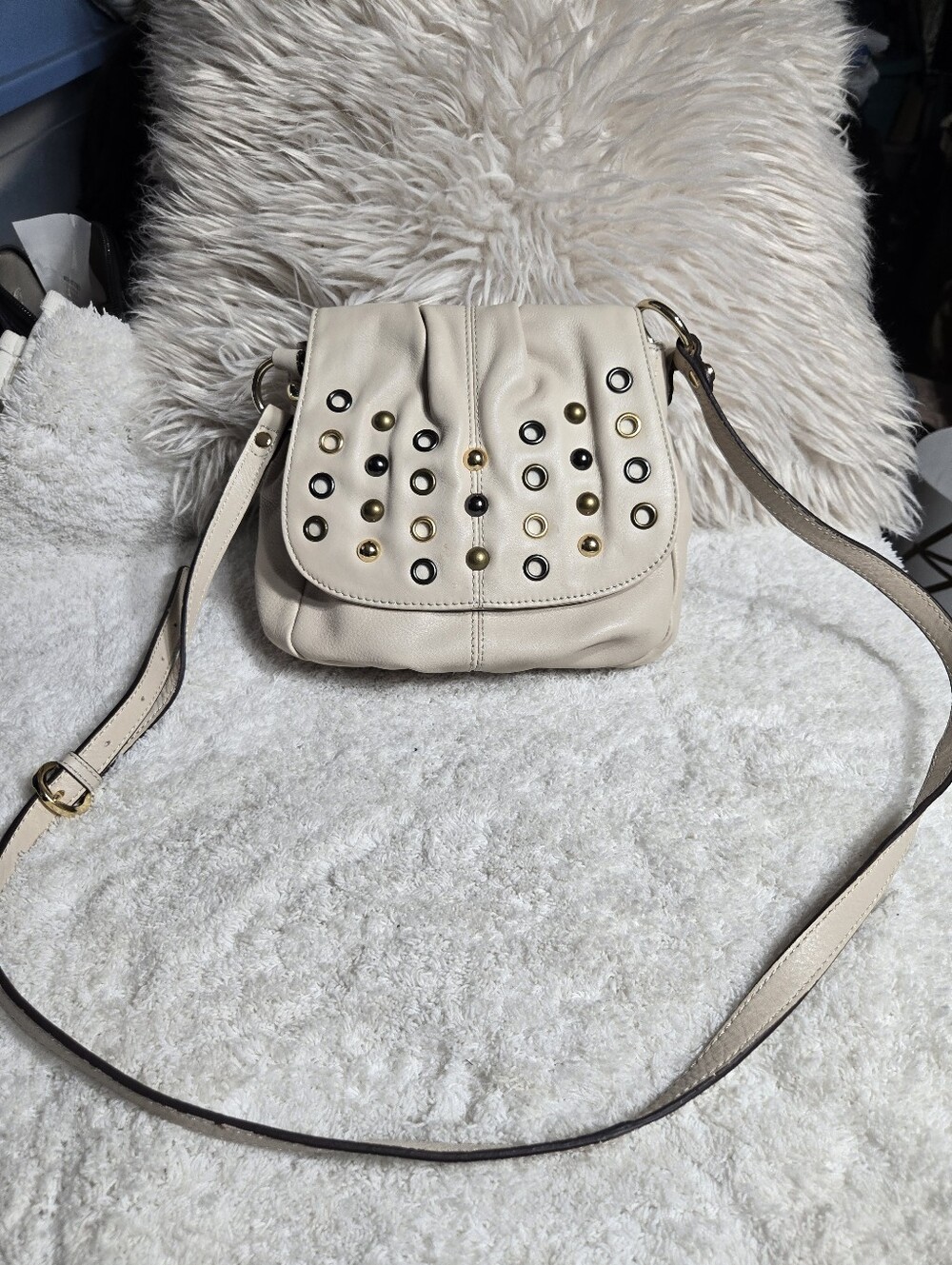 Vintqge Y2k B. Makowsky Beige Pebbled Leather Studded Grommet Crossbody Bag